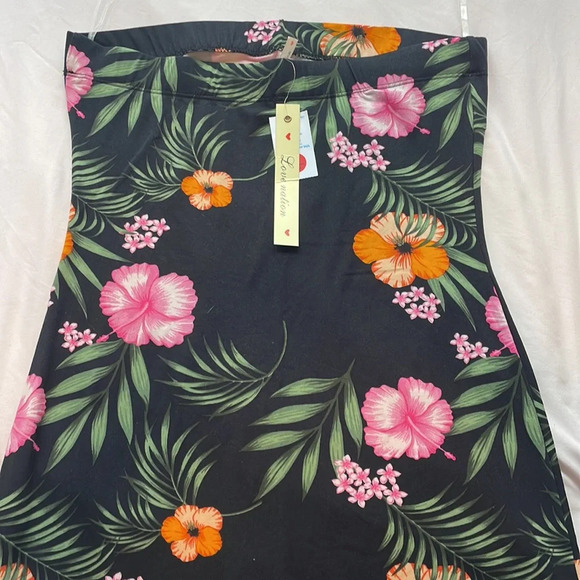 Beautiful floral summery skirt - Picture 3 of 3